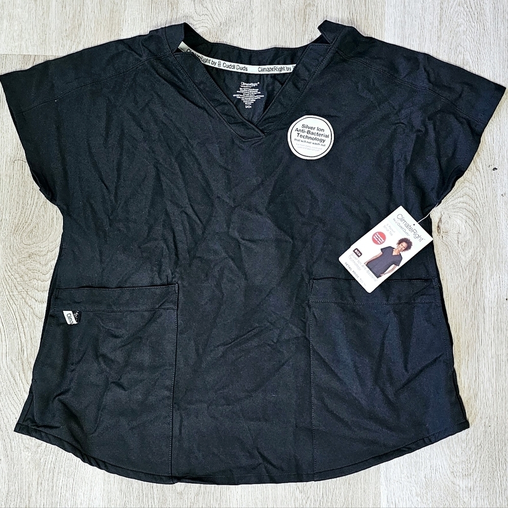 Small ClimateRight by Cuddl Duds Scrub Top